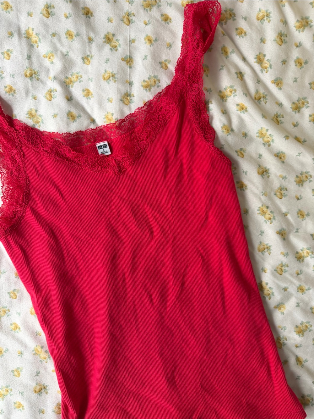 Uniqlo Red Lace-Trim Ribbed Tank Top - UNIQLO